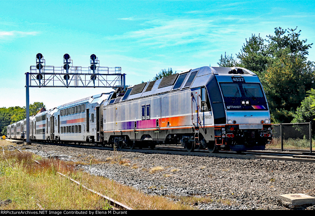 NJT 4537 on train 1111